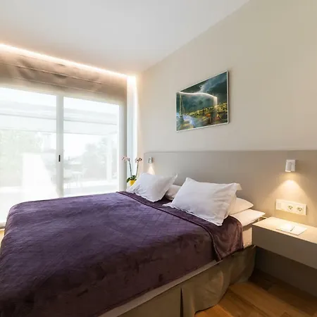 Apartment Ag *